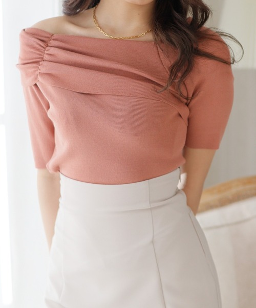 LIPSERVICE(リップサービス)の「アシメギャザーニットトップス(Tシャツ/カットソー・レディース・ホワイト/ベージュ/ピンク/ブラック・FREE)」の1枚目の写真