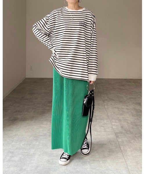 She's Closet(シーズクローゼット)の「ビッグシルエットクルーネックワンポイント刺繍ボーダー長袖プルオーバーロングTシャツ(Tシャツ/カットソー・レディース・ブラック/オレンジ/ブルー/レッド/グリーン・FREE)」の10枚目の写真