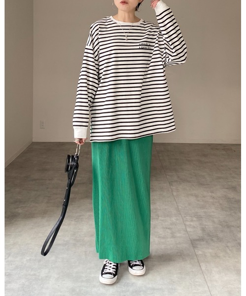 She's Closet(シーズクローゼット)の「ビッグシルエットクルーネックワンポイント刺繍ボーダー長袖プルオーバーロングTシャツ(Tシャツ/カットソー・レディース・ブラック/オレンジ/ブルー/レッド/グリーン・FREE)」の11枚目の写真