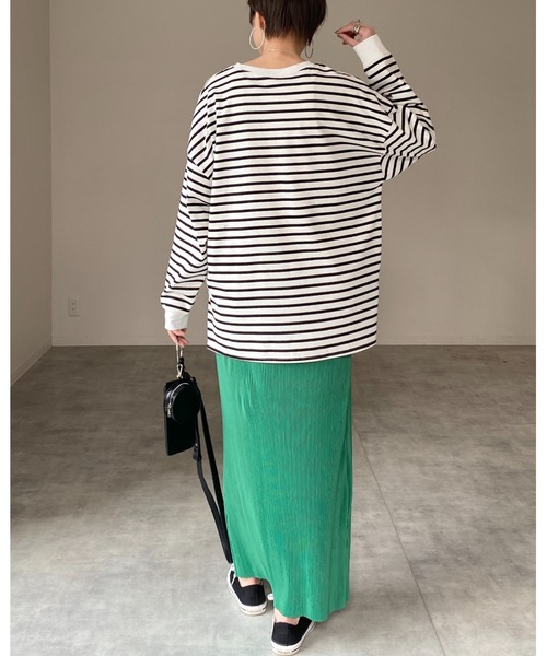 She's Closet(シーズクローゼット)の「ビッグシルエットクルーネックワンポイント刺繍ボーダー長袖プルオーバーロングTシャツ(Tシャツ/カットソー・レディース・ブラック/オレンジ/ブルー/レッド/グリーン・FREE)」の12枚目の写真