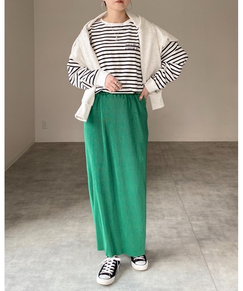 She's Closet(シーズクローゼット)の「ビッグシルエットクルーネックワンポイント刺繍ボーダー長袖プルオーバーロングTシャツ(Tシャツ/カットソー・レディース・ブラック/オレンジ/ブルー/レッド/グリーン・FREE)」の13枚目の写真