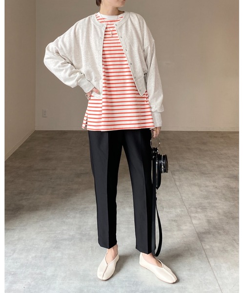 She's Closet(シーズクローゼット)の「ビッグシルエットクルーネックワンポイント刺繍ボーダー長袖プルオーバーロングTシャツ(Tシャツ/カットソー・レディース・ブラック/オレンジ/ブルー/レッド/グリーン・FREE)」の17枚目の写真