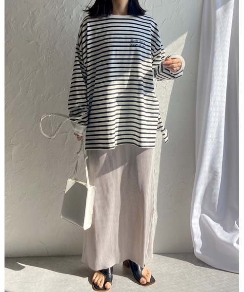 She's Closet(シーズクローゼット)の「ビッグシルエットクルーネックワンポイント刺繍ボーダー長袖プルオーバーロングTシャツ(Tシャツ/カットソー・レディース・ブラック/オレンジ/ブルー/レッド/グリーン・FREE)」の18枚目の写真