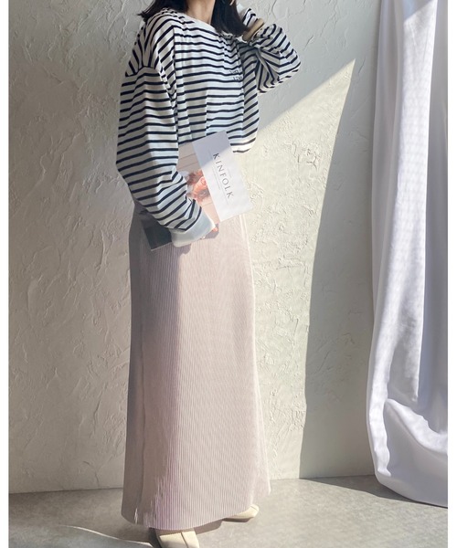 She's Closet(シーズクローゼット)の「ビッグシルエットクルーネックワンポイント刺繍ボーダー長袖プルオーバーロングTシャツ(Tシャツ/カットソー・レディース・ブラック/オレンジ/ブルー/レッド/グリーン・FREE)」の21枚目の写真