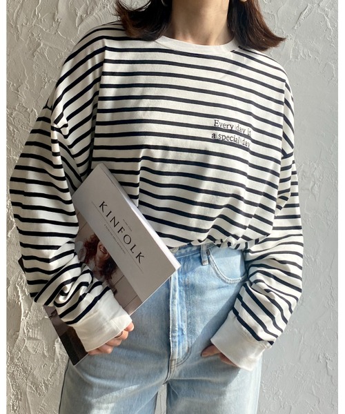 She's Closet(シーズクローゼット)の「ビッグシルエットクルーネックワンポイント刺繍ボーダー長袖プルオーバーロングTシャツ(Tシャツ/カットソー・レディース・ブラック/オレンジ/ブルー/レッド/グリーン・FREE)」の22枚目の写真