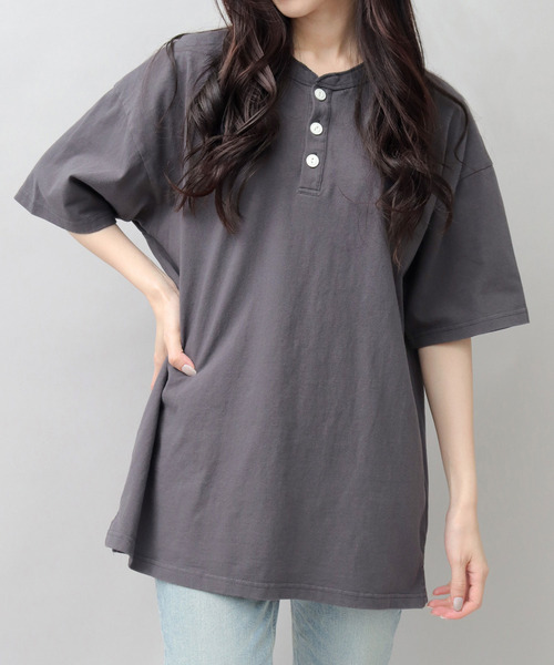 Goodwear(グッドウェア)の「7.6オンス USAコットン ヘンリーネック 半袖 Tシャツ レギュラーシルエット(Tシャツ/カットソー・メンズ・ホワイト/ブルー/グレー/ブラック系その他/ネイビー/ベージュ/ブラウン系その他/ブラック/スミクロ・M/L/XL)」の3枚目の写真