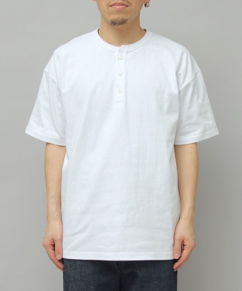 Goodwear(グッドウェア)の「7.6オンス USAコットン ヘンリーネック 半袖 Tシャツ レギュラーシルエット(Tシャツ/カットソー・メンズ・ホワイト/ブルー/グレー/ブラック系その他/ネイビー/ベージュ/ブラウン系その他/ブラック/スミクロ・M/L/XL)」の16枚目の写真