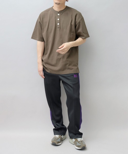 Goodwear(グッドウェア)の「7.6オンス USAコットン ヘンリーネック 半袖 Tシャツ レギュラーシルエット(Tシャツ/カットソー・メンズ・ホワイト/ブルー/グレー/ブラック系その他/ネイビー/ベージュ/ブラウン系その他/ブラック/スミクロ・M/L/XL)」の20枚目の写真