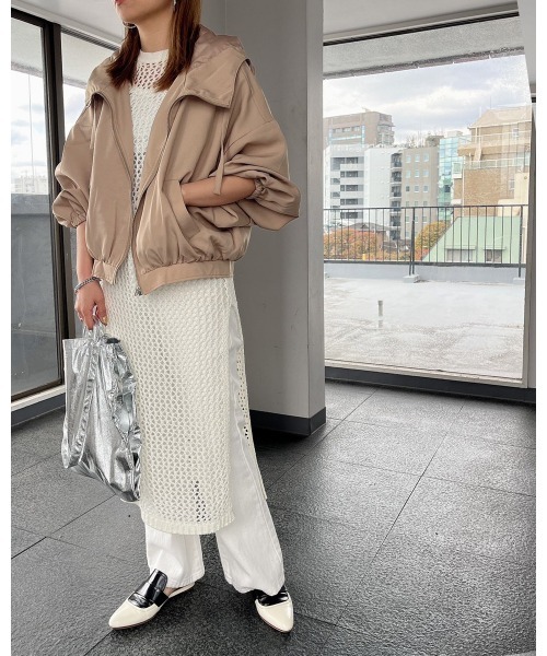 LiSeek（リシーク）の「【LiSeeK】フード付ボリュームスリーブブルゾン（ブルゾン・レディース・ベージュ/アイボリー/カーキ・FREE）」の5枚目の写真