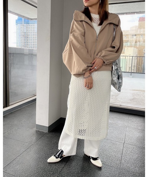 LiSeek（リシーク）の「【LiSeeK】フード付ボリュームスリーブブルゾン（ブルゾン・レディース・ベージュ/アイボリー/カーキ・FREE）」の6枚目の写真