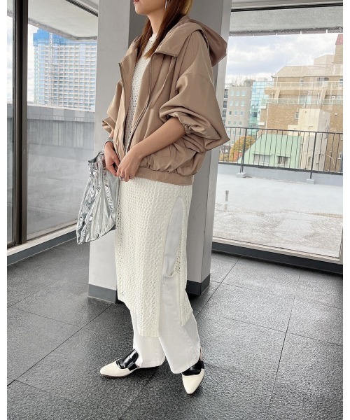 LiSeek（リシーク）の「【LiSeeK】フード付ボリュームスリーブブルゾン（ブルゾン・レディース・ベージュ/アイボリー/カーキ・FREE）」の9枚目の写真