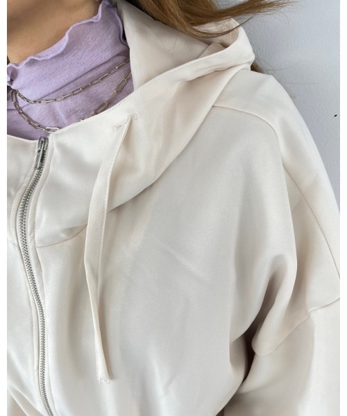 LiSeek（リシーク）の「【LiSeeK】フード付ボリュームスリーブブルゾン（ブルゾン・レディース・ベージュ/アイボリー/カーキ・FREE）」の16枚目の写真