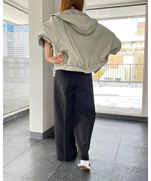 LiSeek（リシーク）の「【LiSeeK】フード付ボリュームスリーブブルゾン（ブルゾン・レディース・ベージュ/アイボリー/カーキ・FREE）」の21枚目の写真