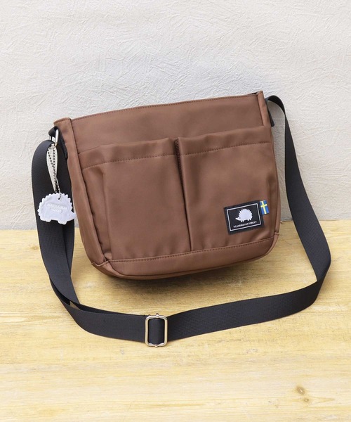 SCANDINAVIAN FOREST（スカンジナビアン・フォレスト）の「撥水ナイロン 軽量 ダブルポケット ミニショルダーバッグ（ショルダーバッグ・レディース・ブラック/グレー/ベージュ/ベージュ系その他/ブラウン/ブルー・FREE）」の3枚目の写真