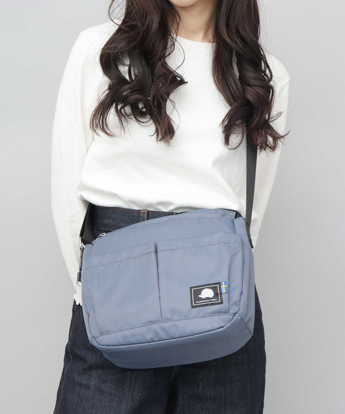SCANDINAVIAN FOREST（スカンジナビアン・フォレスト）の「撥水ナイロン 軽量 ダブルポケット ミニショルダーバッグ（ショルダーバッグ・レディース・ブラック/グレー/ベージュ/ベージュ系その他/ブラウン/ブルー・FREE）」の16枚目の写真