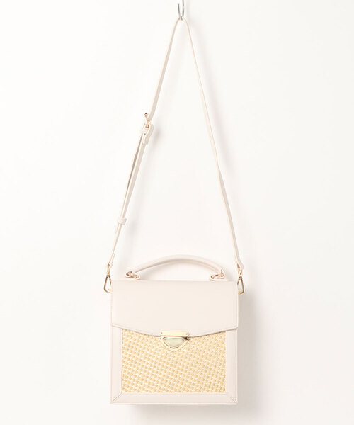 EDIT COLOGNE（エディットコロン）の「【美人百花4月号掲載商品】マテリアルコンビバッグ（ショルダーバッグ・レディース・ホワイト/ブラック・ﾌﾘ-）」の2枚目の写真