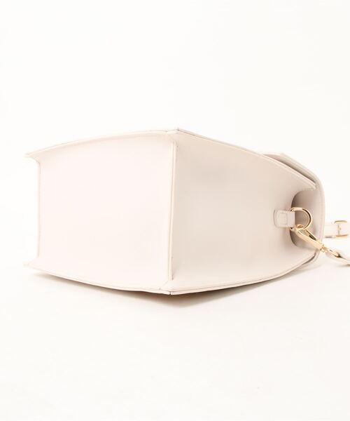 EDIT COLOGNE（エディットコロン）の「【美人百花4月号掲載商品】マテリアルコンビバッグ（ショルダーバッグ・レディース・ホワイト/ブラック・ﾌﾘ-）」の3枚目の写真