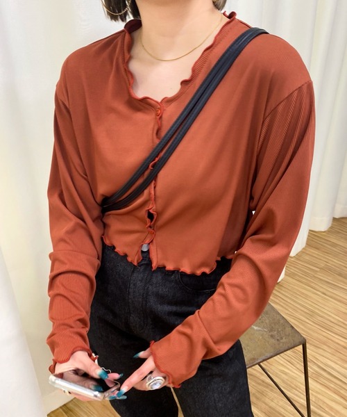 WHO'S WHO gallery（フーズフーギャラリー）の「メローカーデ（カーディガン/ボレロ・レディース・アイボリー/キャメル/ブラック/パープル・FREE）」の4枚目の写真