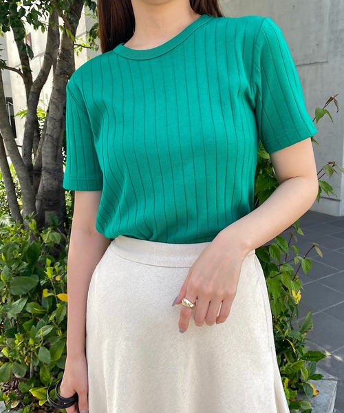 andme(アンドミー)の「コットンフライスワイドリブクルーネックTシャツ(Tシャツ/カットソー・レディース・チャコールグレー/ブラック/ブラウン/オフホワイト/レッド/グリーン/オレンジ・M/L)」の6枚目の写真