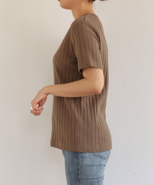 andme(アンドミー)の「コットンフライスワイドリブクルーネックTシャツ(Tシャツ/カットソー・レディース・チャコールグレー/ブラック/ブラウン/オフホワイト/レッド/グリーン/オレンジ・M/L)」の12枚目の写真
