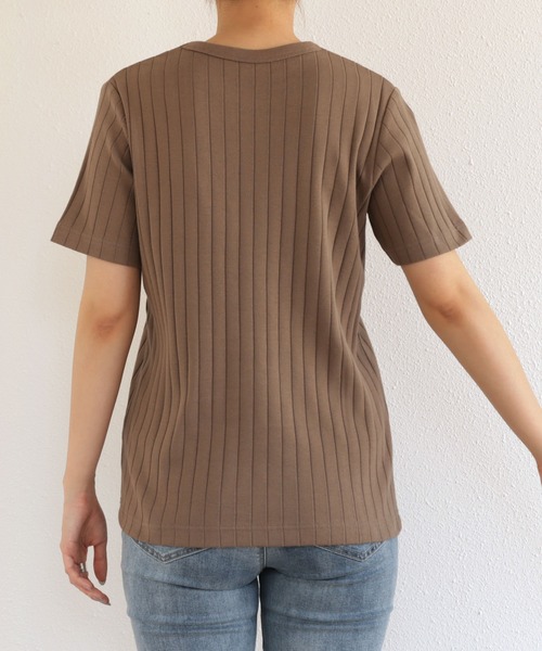 andme(アンドミー)の「コットンフライスワイドリブクルーネックTシャツ(Tシャツ/カットソー・レディース・チャコールグレー/ブラック/ブラウン/オフホワイト/レッド/グリーン/オレンジ・M/L)」の8枚目の写真