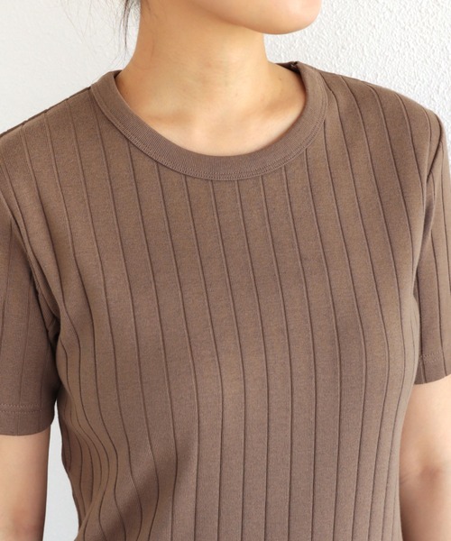 andme(アンドミー)の「コットンフライスワイドリブクルーネックTシャツ(Tシャツ/カットソー・レディース・チャコールグレー/ブラック/ブラウン/オフホワイト/レッド/グリーン/オレンジ・M/L)」の15枚目の写真
