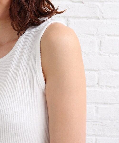 SHOO・LA・RUE（シューラルー）の「◆テレコベーシックタンクトップ（タンクトップ・レディース・ホワイト系/ブラック/ベージュ・02/03）」の10枚目の写真