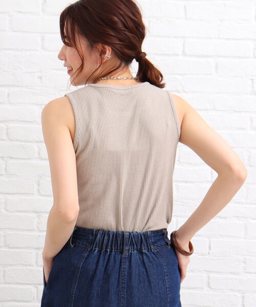 SHOO・LA・RUE（シューラルー）の「◆テレコベーシックタンクトップ（タンクトップ・レディース・ホワイト系/ブラック/ベージュ・02/03）」の21枚目の写真