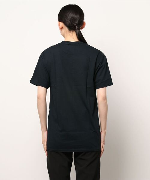 FRUIT OF THE LOOM(フルーツオブザルーム)の「★FRUIT OF THE LOOM★シンプルT(Tシャツ/カットソー・レディース・ブラック/ホワイト・MEDIUM/LARGE/X-LARGE)」の4枚目の写真
