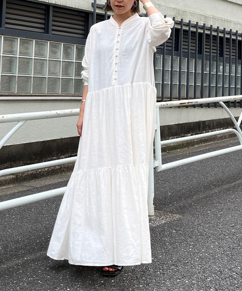 Omekashi（オメカシ）の「リネンティアードワンピース（ワンピース・レディース・ブラック/オフホワイト/ブルー・38/36）」の4枚目の写真