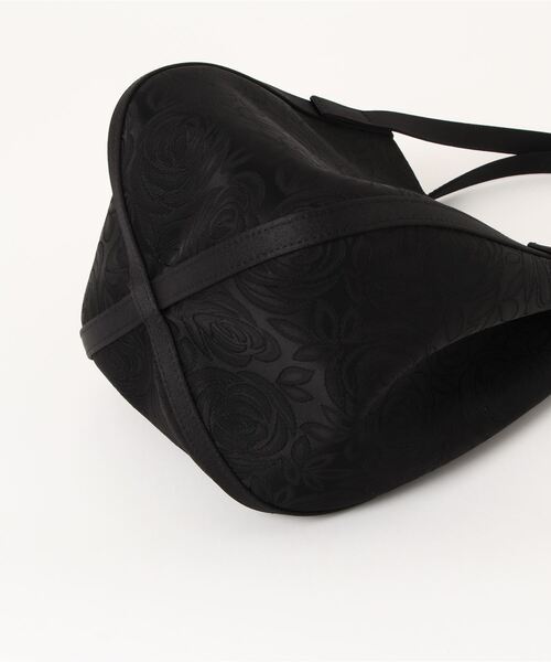 form forma（フォルムフォルマ）の「≪撥水加工付≫花柄ジャガードバッグ（ハンドバッグ・レディース・ブラック・FREE）」の3枚目の写真