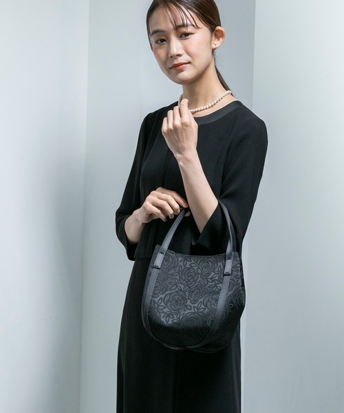 form forma（フォルムフォルマ）の「≪撥水加工付≫花柄ジャガードバッグ（ハンドバッグ・レディース・ブラック・FREE）」の8枚目の写真