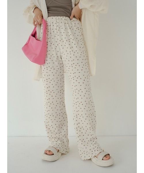 jumelle(ジュメロ)の「シャーリングプリントパンツ(その他パンツ・レディース・ベージュ・FREE)」の7枚目の写真