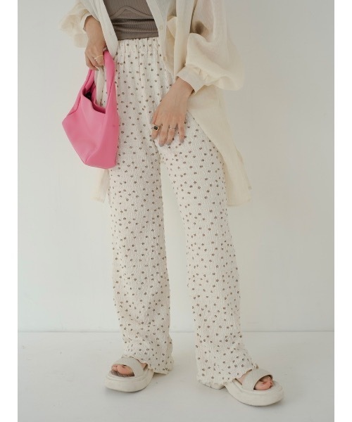 jumelle(ジュメロ)の「シャーリングプリントパンツ(その他パンツ・レディース・ベージュ・FREE)」の8枚目の写真