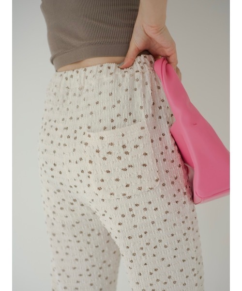 jumelle(ジュメロ)の「シャーリングプリントパンツ(その他パンツ・レディース・ベージュ・FREE)」の15枚目の写真