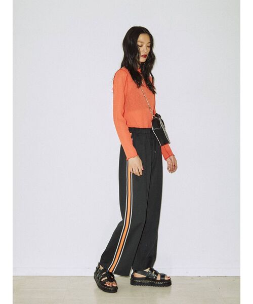 jouetie（ジュエティ）の「カラーラインジャージパンツ【トラックパンツ】（その他パンツ・レディース・ブラック/グリーン/パープル/オレンジ/ブルー・MEDIUM）」の13枚目の写真