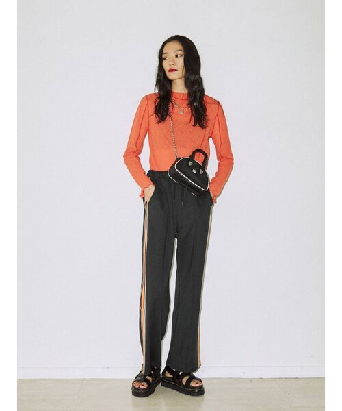 jouetie（ジュエティ）の「カラーラインジャージパンツ【トラックパンツ】（その他パンツ・レディース・ブラック/グリーン/パープル/オレンジ/ブルー・MEDIUM）」の15枚目の写真