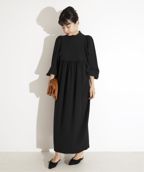 VERMEIL par iena（ヴェルメイユパーイエナ）の「《追加》アセテートバックサテンジョーゼットワンピース（ワンピース・レディース・ブラック/ネイビー・FREE）」の6枚目の写真