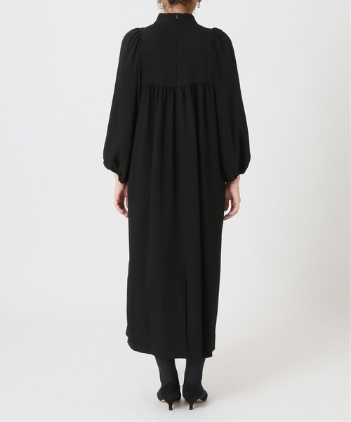 VERMEIL par iena（ヴェルメイユパーイエナ）の「《追加》アセテートバックサテンジョーゼットワンピース（ワンピース・レディース・ブラック/ネイビー・FREE）」の11枚目の写真