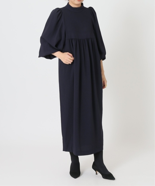 VERMEIL par iena（ヴェルメイユパーイエナ）の「《追加》アセテートバックサテンジョーゼットワンピース（ワンピース・レディース・ブラック/ネイビー・FREE）」の12枚目の写真