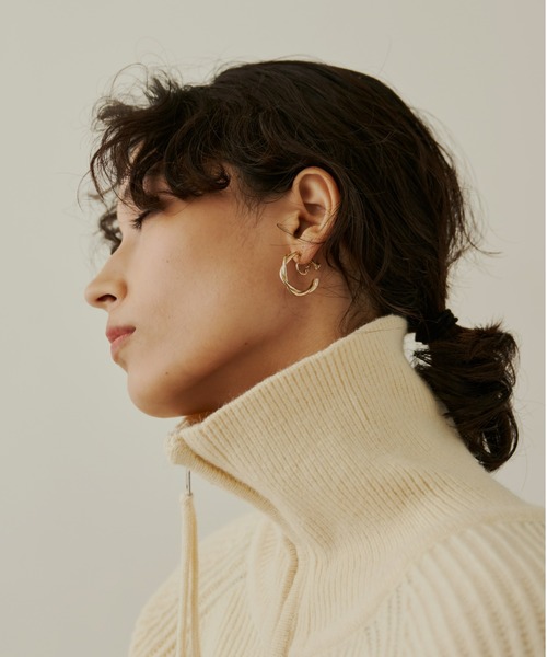 Aunt Marie's（アントマリーズ）の「ツイストフープイヤリング / ねじれイヤリング（イヤリング・レディース・シルバー/ゴールド・FREE）」の5枚目の写真