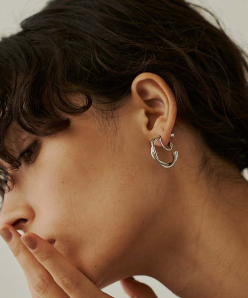 Aunt Marie's（アントマリーズ）の「ツイストフープイヤリング / ねじれイヤリング（イヤリング・レディース・シルバー/ゴールド・FREE）」の9枚目の写真