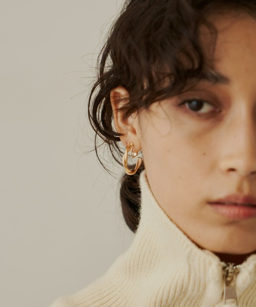 Aunt Marie's（アントマリーズ）の「ツイストフープイヤリング / ねじれイヤリング（イヤリング・レディース・シルバー/ゴールド・FREE）」の3枚目の写真