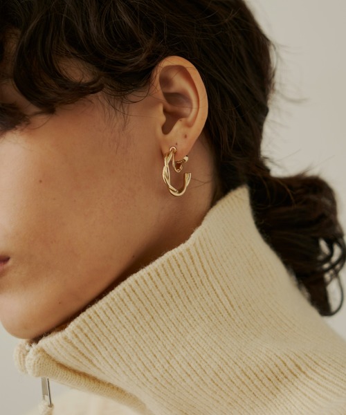 Aunt Marie's（アントマリーズ）の「ツイストフープイヤリング / ねじれイヤリング（イヤリング・レディース・シルバー/ゴールド・FREE）」の12枚目の写真