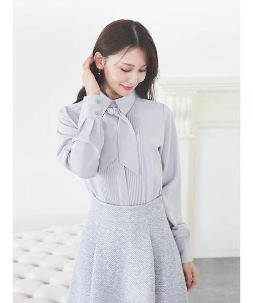 HALUHIROINE（ハルヒロイン）の「ピンタックボウタイ付きブラウス（シャツ/ブラウス・レディース・ライトベージュ/ライトグレー・FREE）」の3枚目の写真