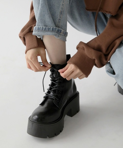 UNE MANSION（ユヌマンション）の「ラウンドベーシック厚底ウォーカー（ブーツ・レディース・ブラック/ブラウン・23.0cm/24.0cm/25.0cm）」の5枚目の写真