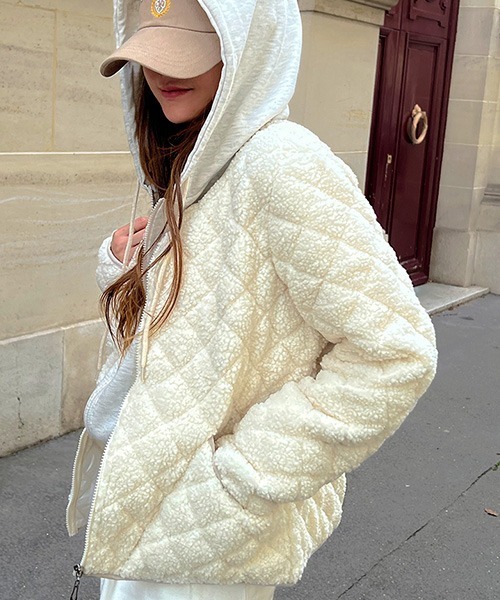 NANING9（ナンニング）の「NANING9 キルティングボアフリースジャケット（その他アウター・レディース・ブラック/アイボリー・FREE）」の10枚目の写真