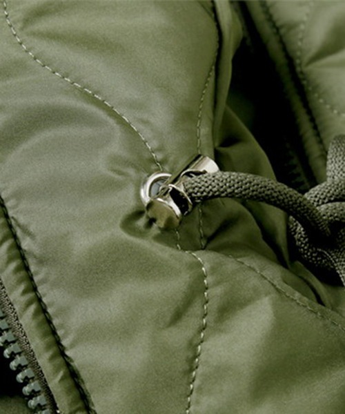 STYLEBLOCK（スタイルブロック）の「中綿キルティングミドル丈ブルゾン（モッズコート・レディース・ブラック/アイボリー/カーキ・FREE）」の12枚目の写真