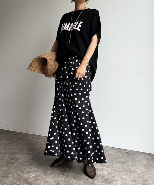 DouDou(ドゥドゥ)の「【WEB限定】 AIMABLEロゴインターシャベスト(ニット/セーター・レディース・ブラック/グレイッシュベージュ/ライトグレー・FREE)」の6枚目の写真