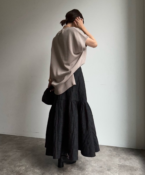 DouDou(ドゥドゥ)の「【WEB限定】 AIMABLEロゴインターシャベスト(ニット/セーター・レディース・ブラック/グレイッシュベージュ/ライトグレー・FREE)」の17枚目の写真